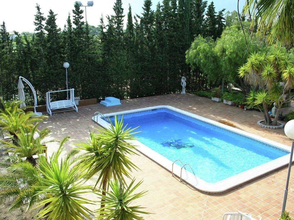 Luxurious Villa With Private Swimming Pool, Billiards Room and Private Tennis Court