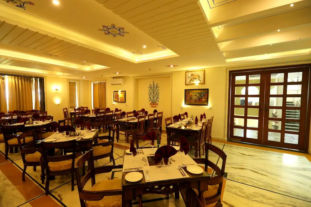 The Everest Hill Resort Suites with Jacuzzi Spa - Resort in Kumbhalgarh