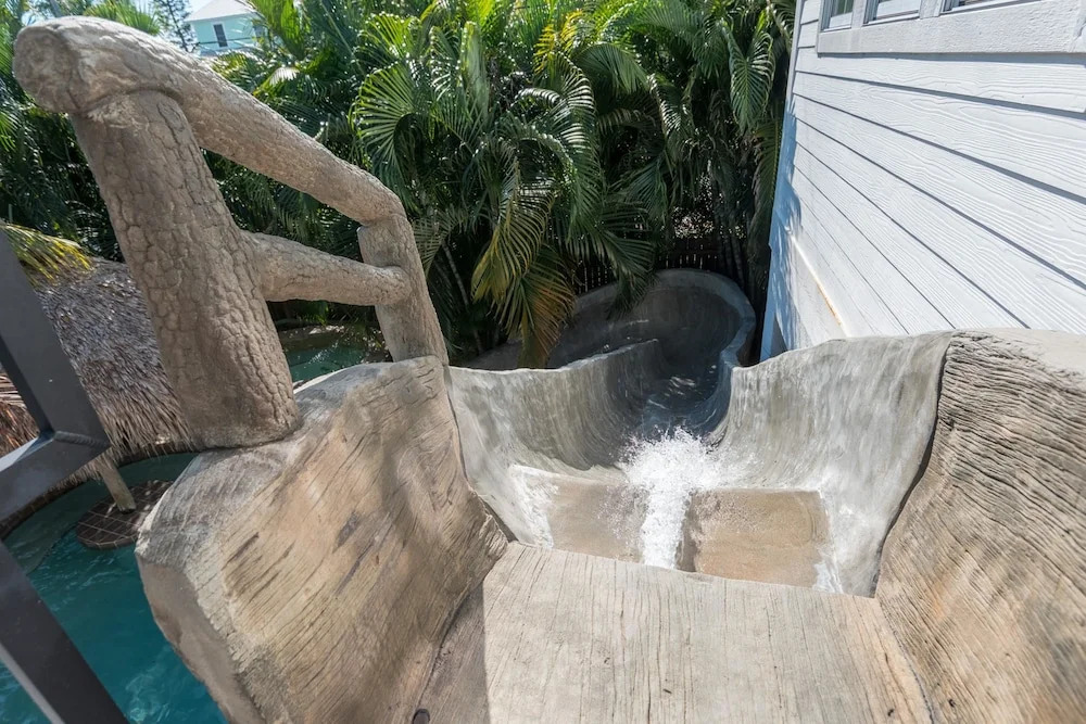 South Seas Apartment 6