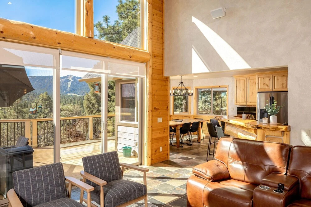27 - Castle Rock Retreat 3 Bedroom Home by Redawning