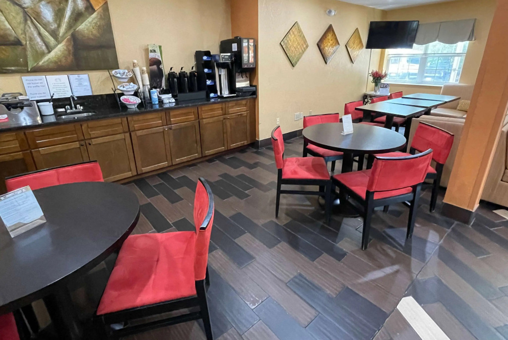 Microtel Inn & Suites Newport News