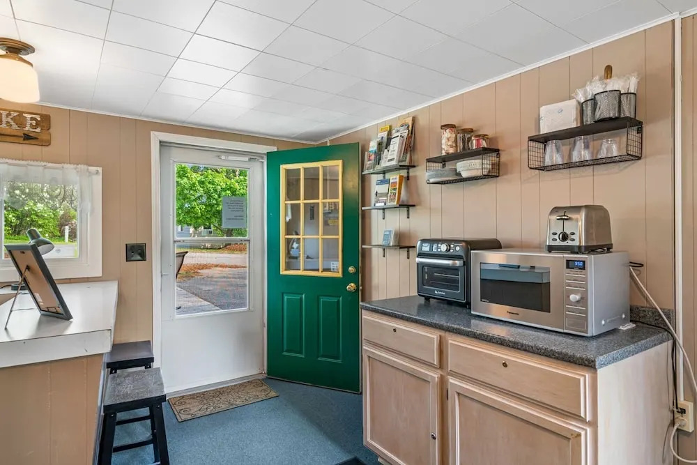 South Arm Retreats Standard Room 1
