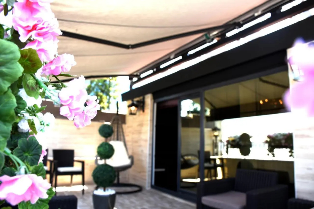 Bonne Sante Hotel