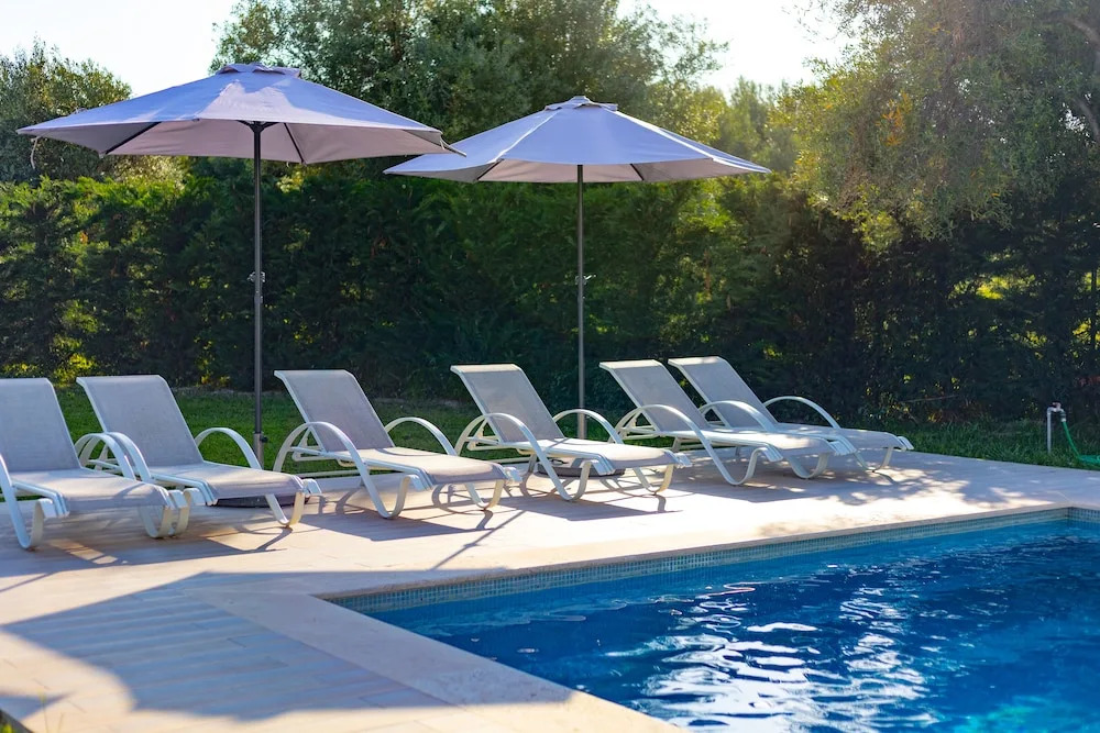 Friday Mood by Diomedes Group
