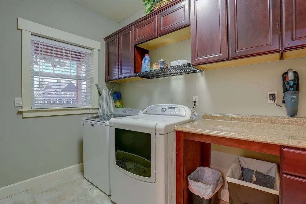 Spacious Five Peaks Home with Soaking Tub and BBQ by RedAwning