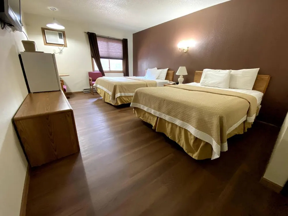 Woodland Inn & Suites