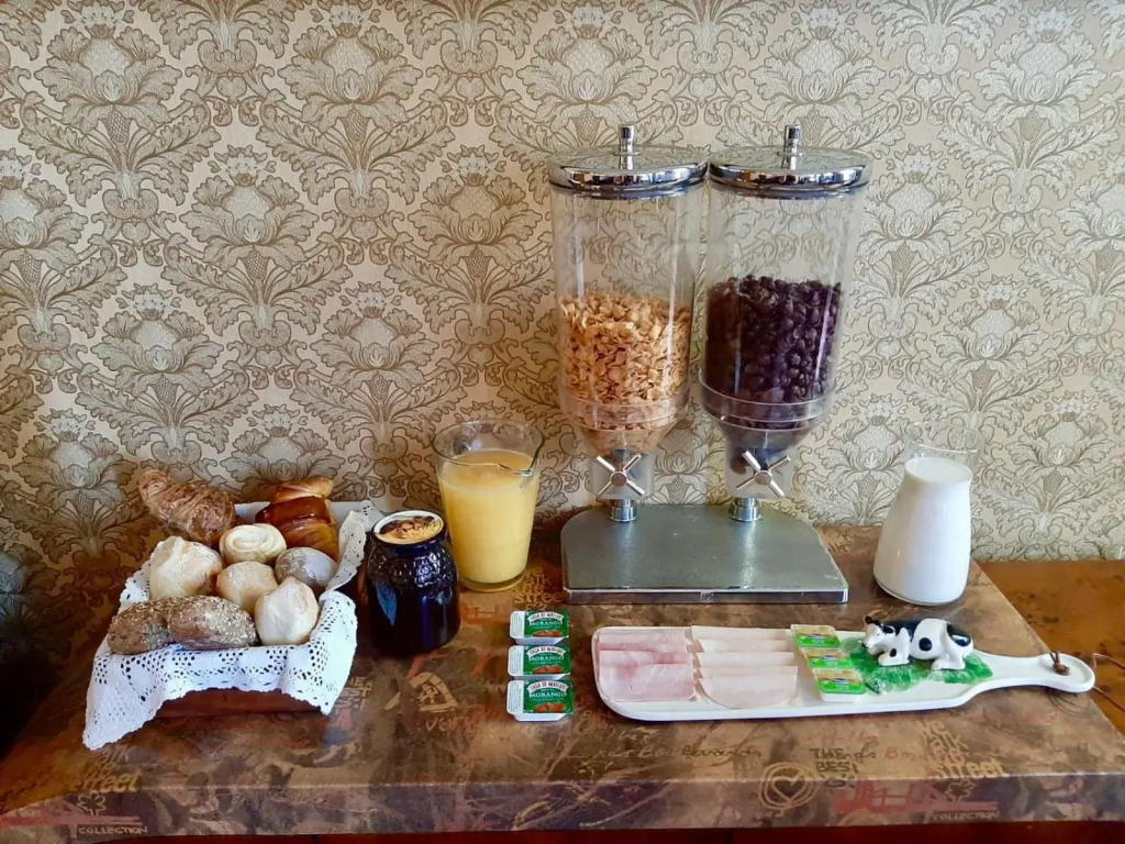 GR Suites