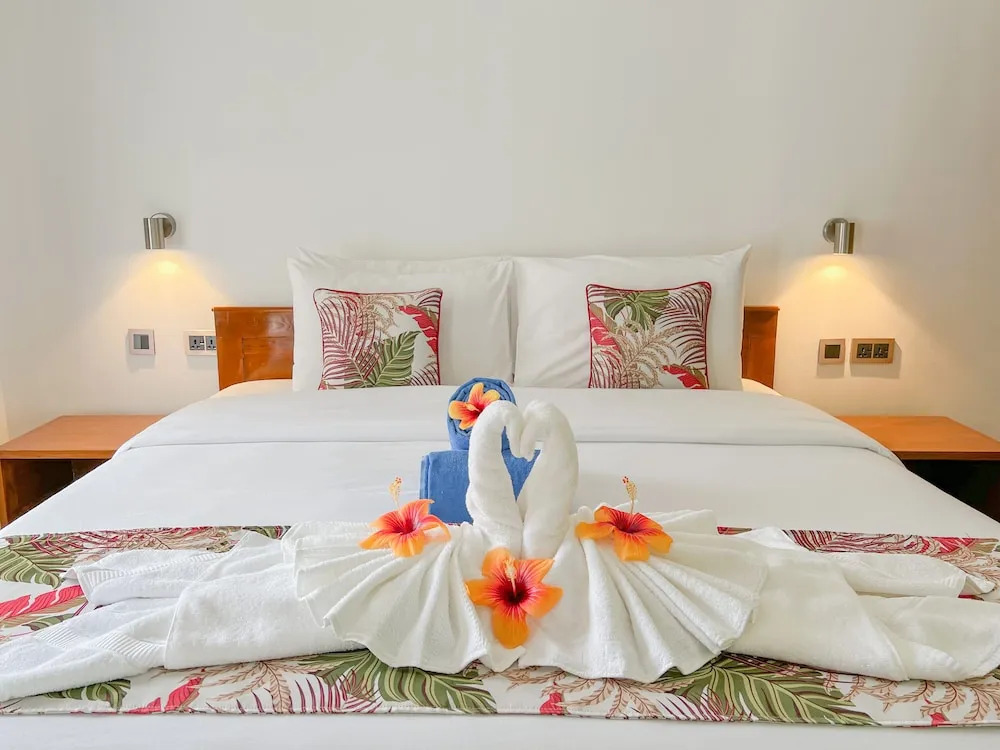 Palm Holiday Apartments