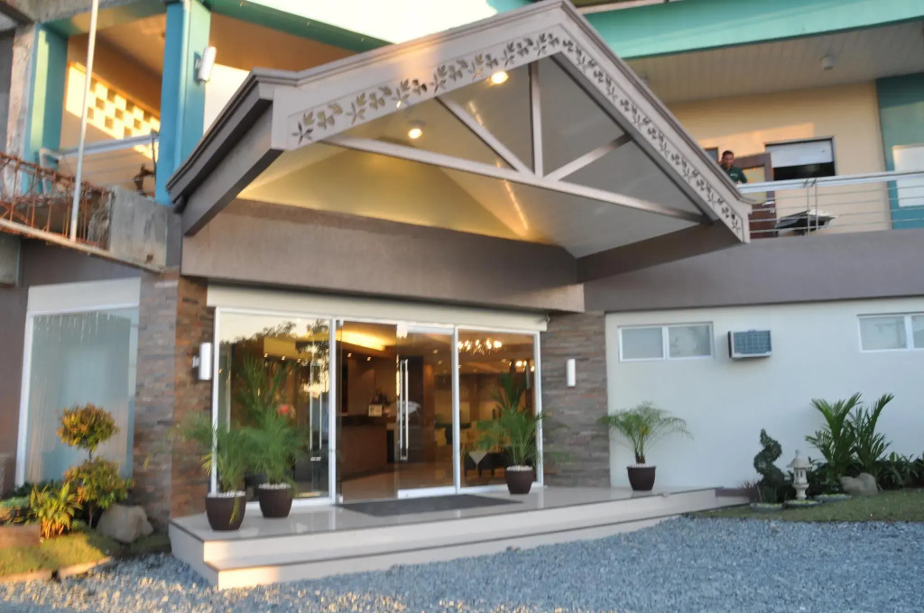 Magallanes Square Hotel Inc