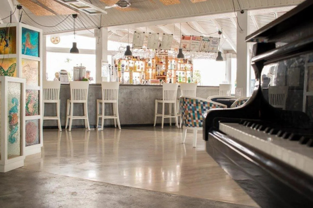 Nereus Hotel