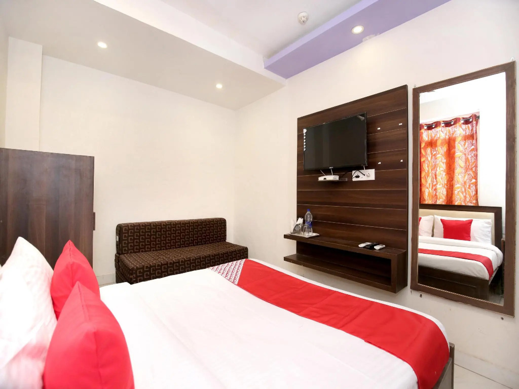 OYO 8664 Hotel 1st Choice