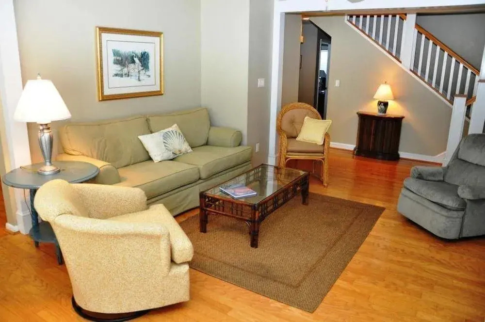 Surf Chalet - 4 Br home by RedAwning