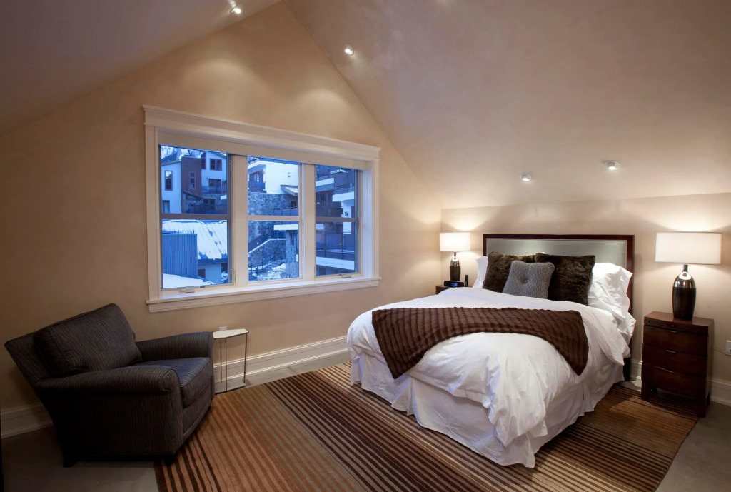 Element 52, Auberge Collection