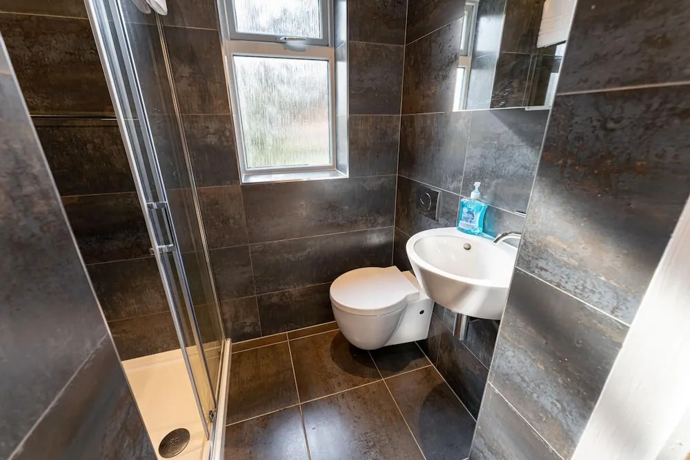 Spacious 3 Bedroom House 10 Mins to Birmingham City Centre