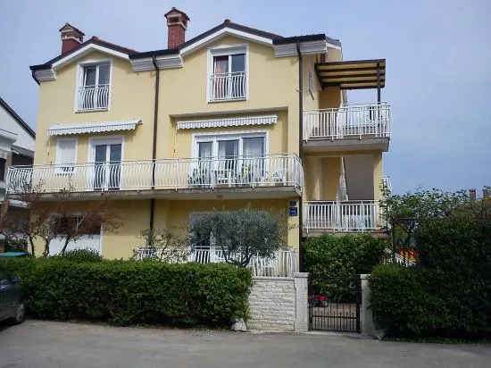 Trbović Apartments Peaceful stay with Free Parking, Pet-Friendly, and Bike Storage in Umag
