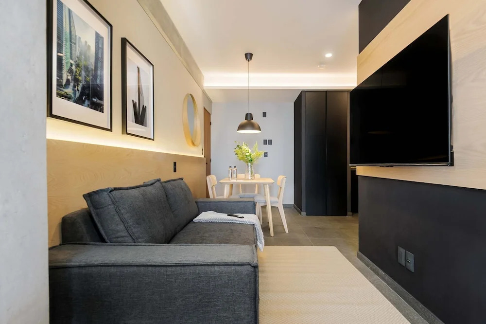 w Nest-style 1BR in Lively Tabacalera