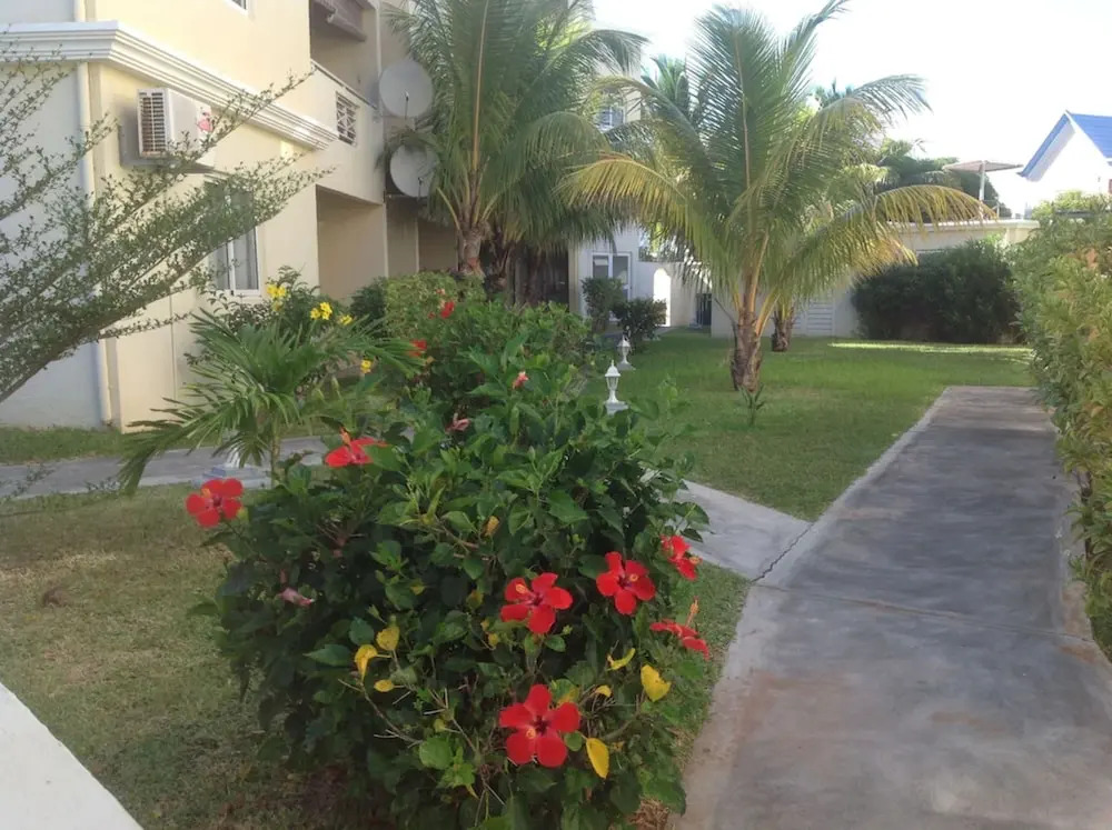 Lovely Apartment in Flic en Flac, Close to the Lovely Beach and all Amenities
