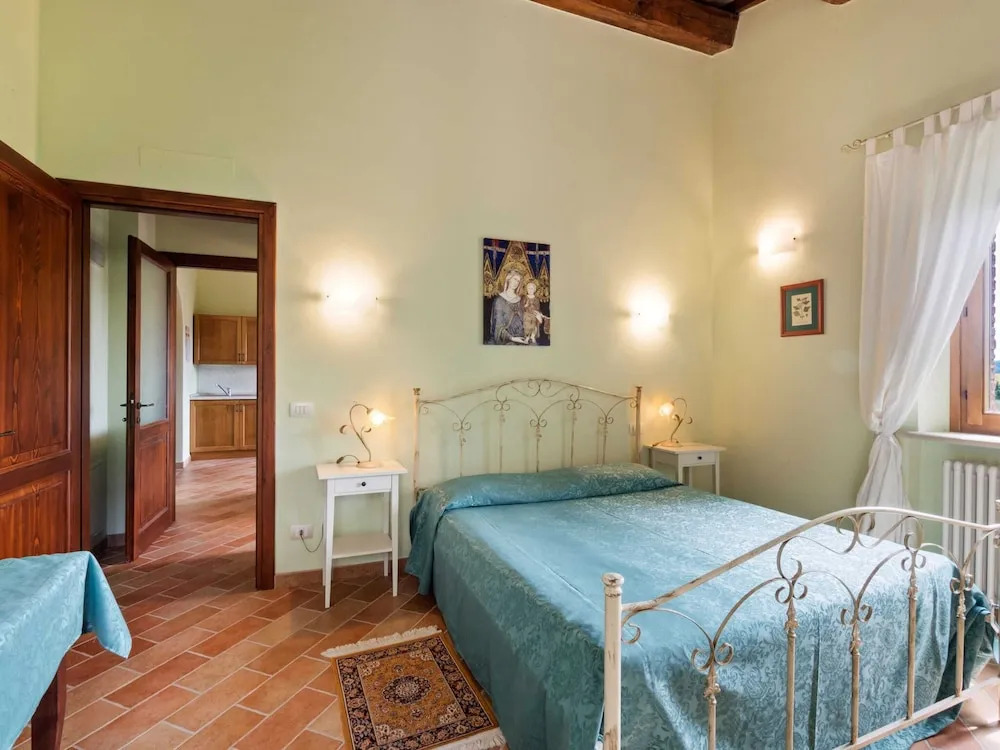 Beautiful Villa in Belforte All'isauro With Swimming Pool