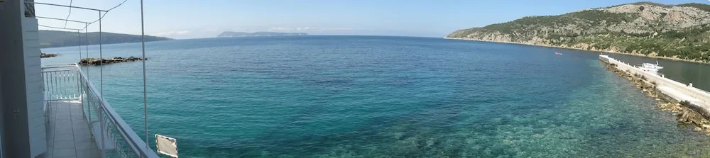Mira Sea Front Guesthouse