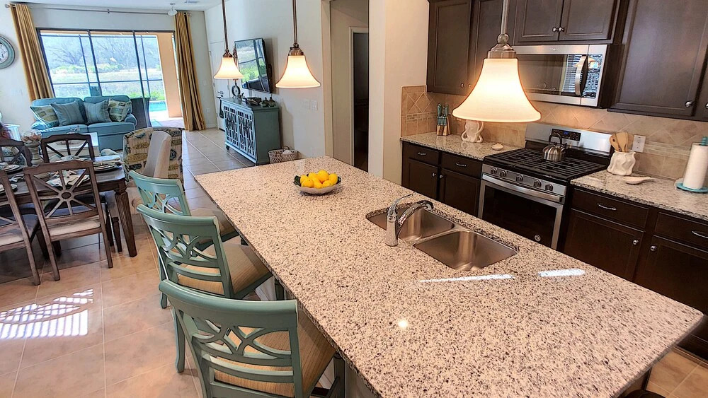 Pura Vida Retreat Brand New 7 Bedroom in Solterra