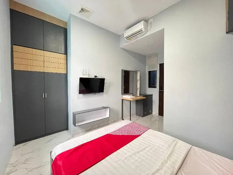 OYO 90527 Homestay 81 Baloi - A