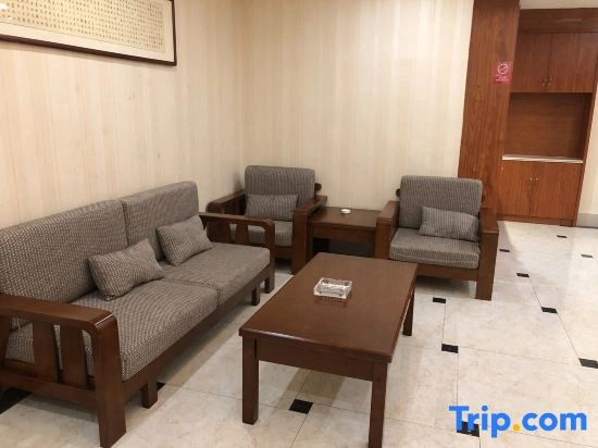 Shangyite Hotel (Pengtai Department Store Shopping Center)