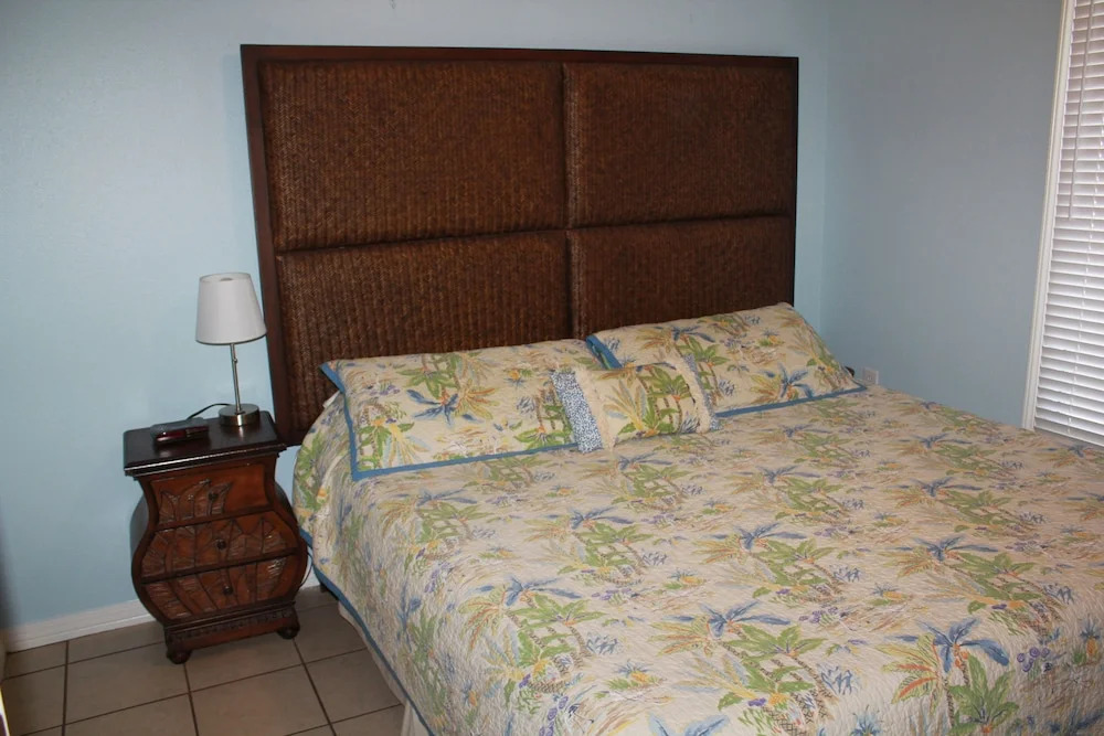 Tidewater 803 - 1 Br Condo