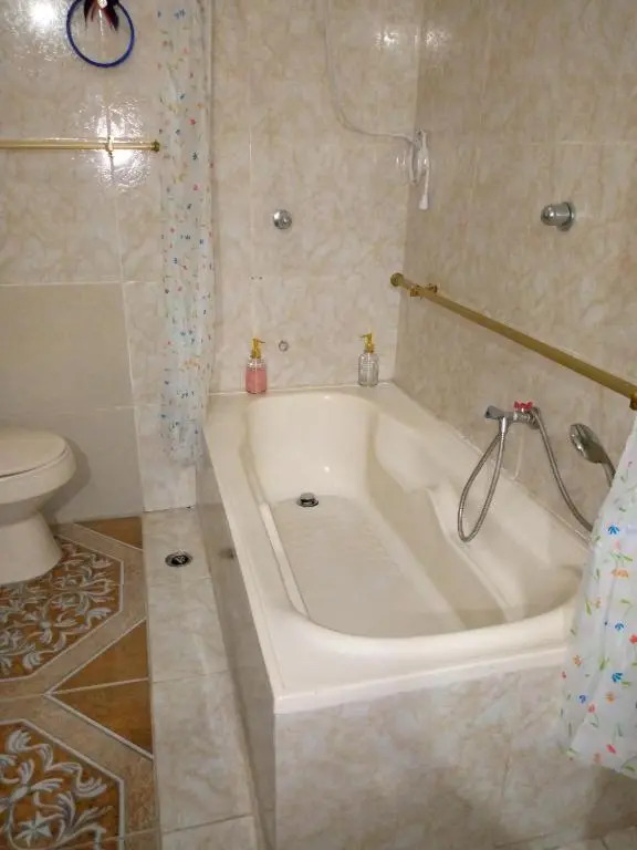 Acuarela del Rio H#1 Cerca Terminal Terrestre Habitación privada con baño