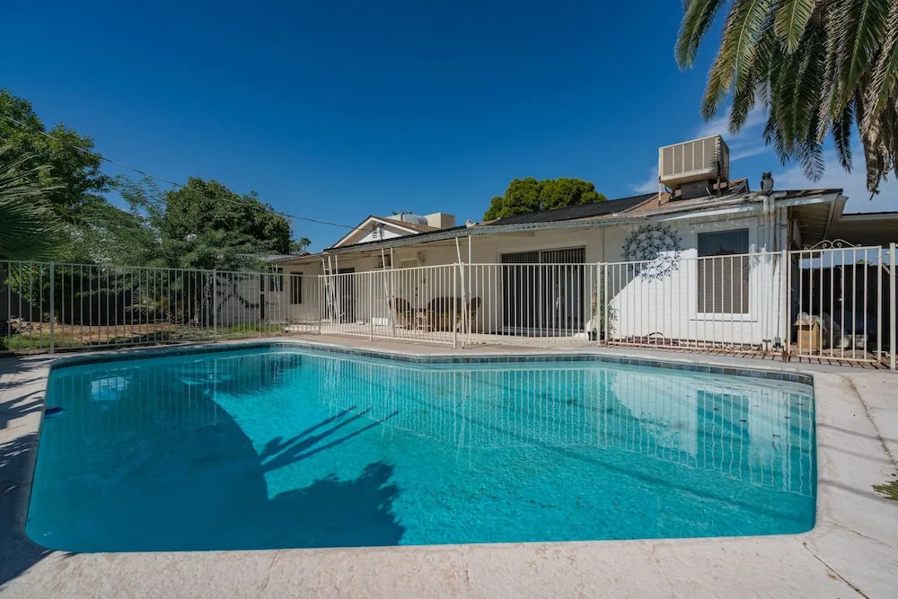 Soak In Oak Sleeps 14 Best Location