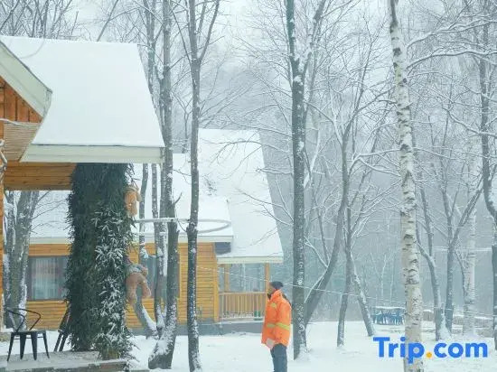 Yabuli QuShe Four seasons Private Lakefornt B&B