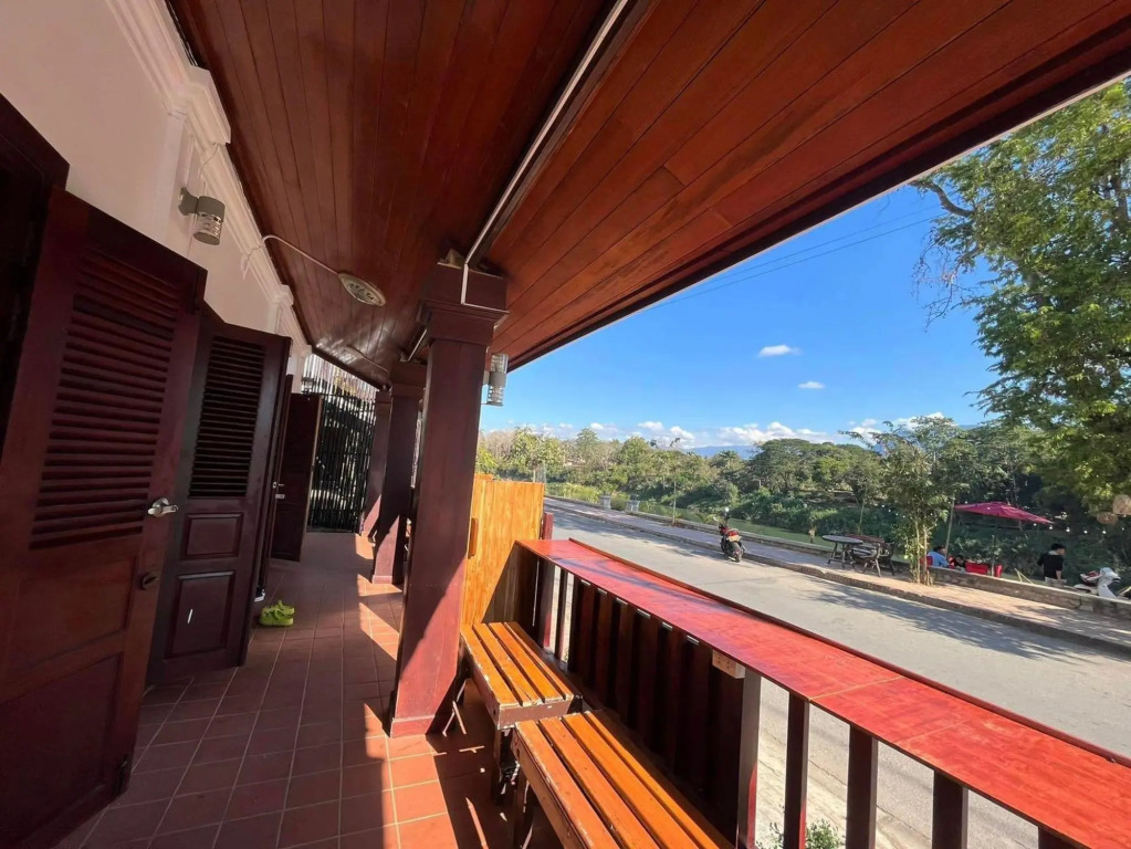 Khiri2 Guesthouse