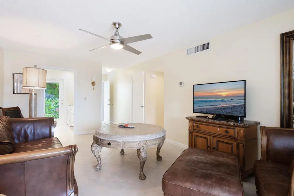 Olde Naples Condo #811