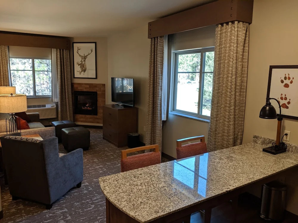 GrandStay Hotel & Suites