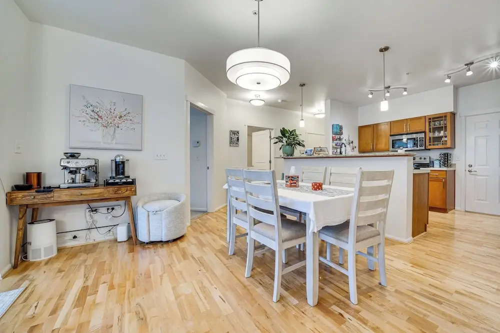 Condo 6 Mi to Lumen Field & Dtwn Seattle!
