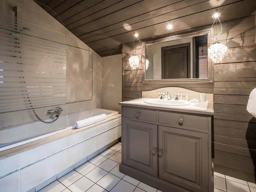 Chalet in Meribel Village Near Ski Lifts