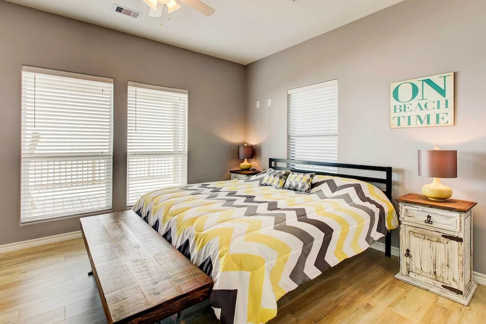 Gilchrist 'EZ Street Beach House' w/ Gulf Access!