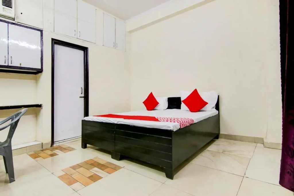 OYO Flagship 80561 Hansa Residency