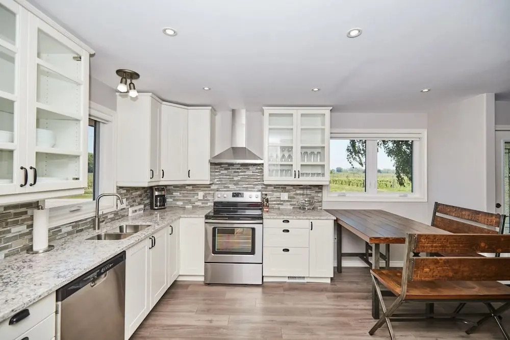 Niagara Vineyard Contemporary