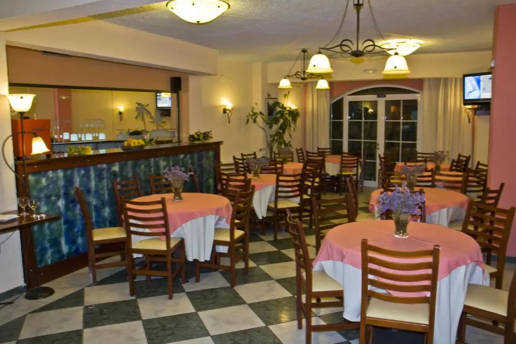 Venardos Hotel