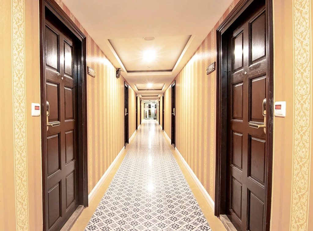 J PLACE HOTEL