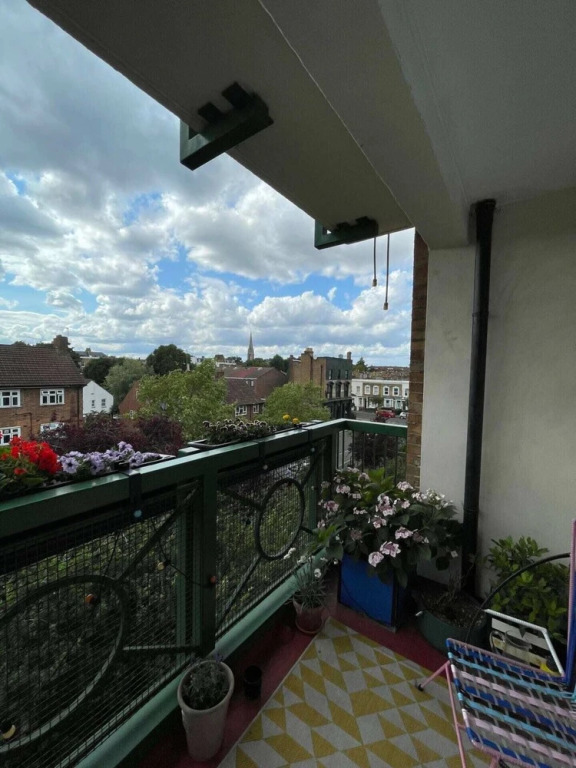 Contemporary 1BD Flat W/balcony - Stoke Newington!