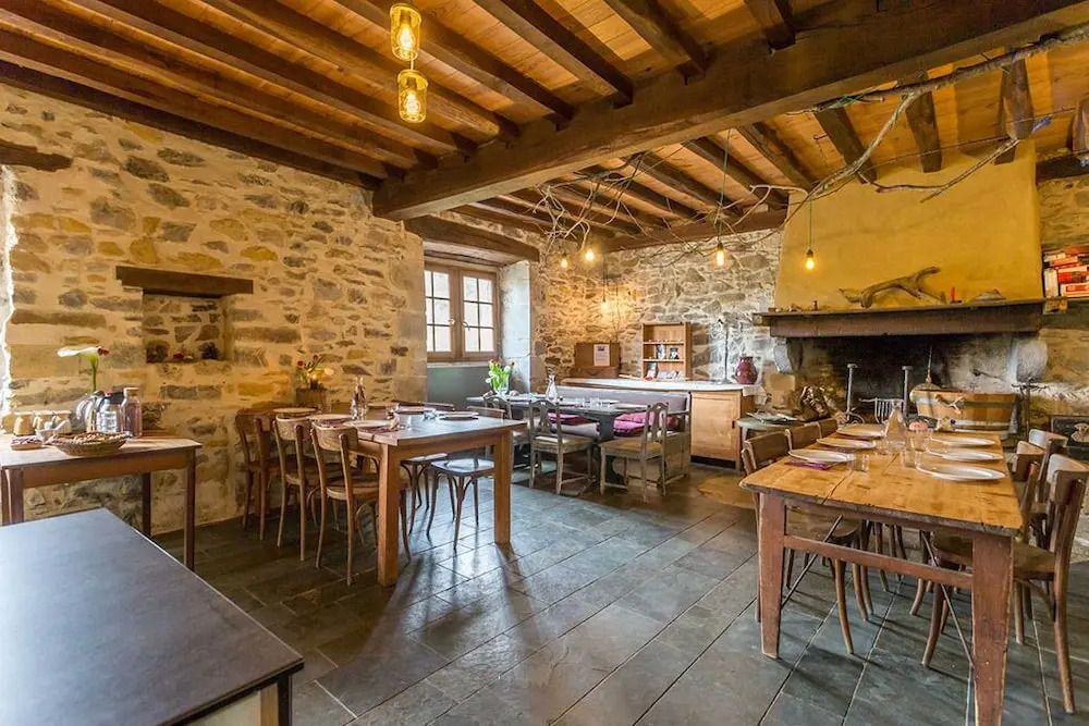 Les Fous du Village