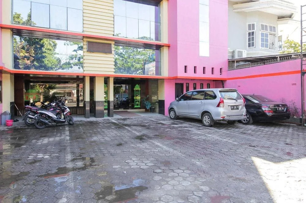 Hotel Makassar Marine