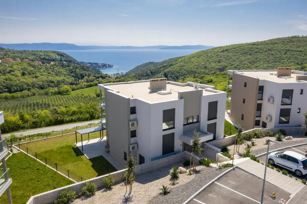 Royal Hilltop Residence