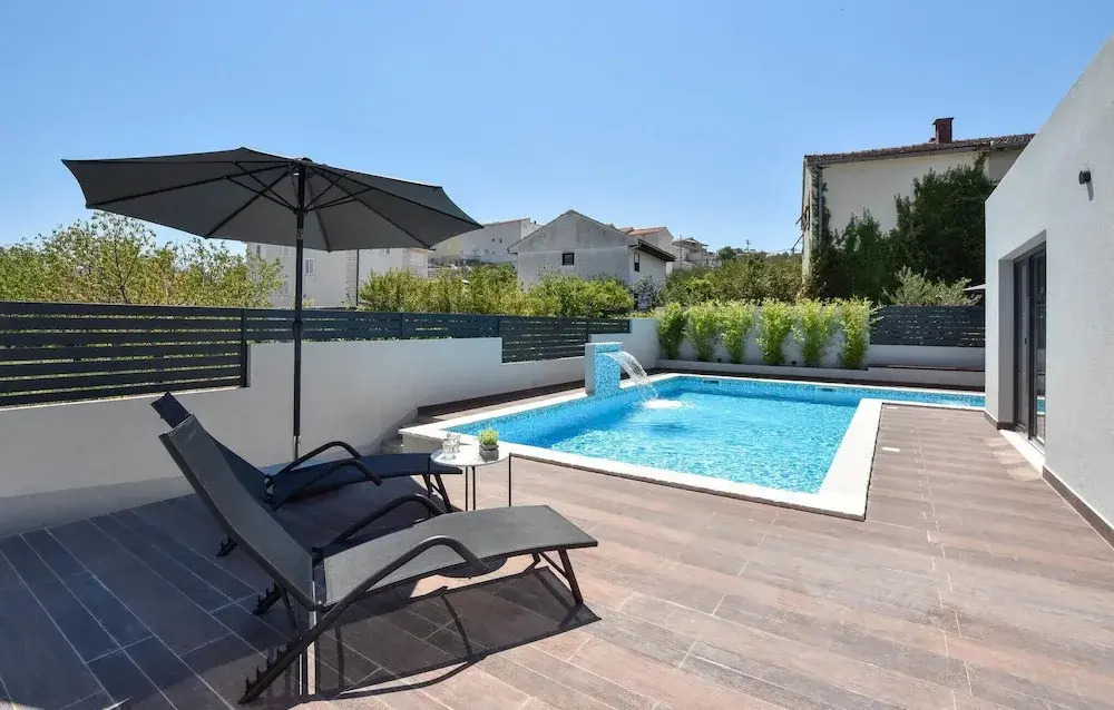 Beautiful Home in Split With 4 Bedrooms, Wifi and Outdoor Swimming Pool