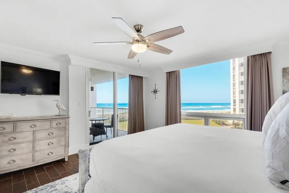 Shoreline Towers 1035