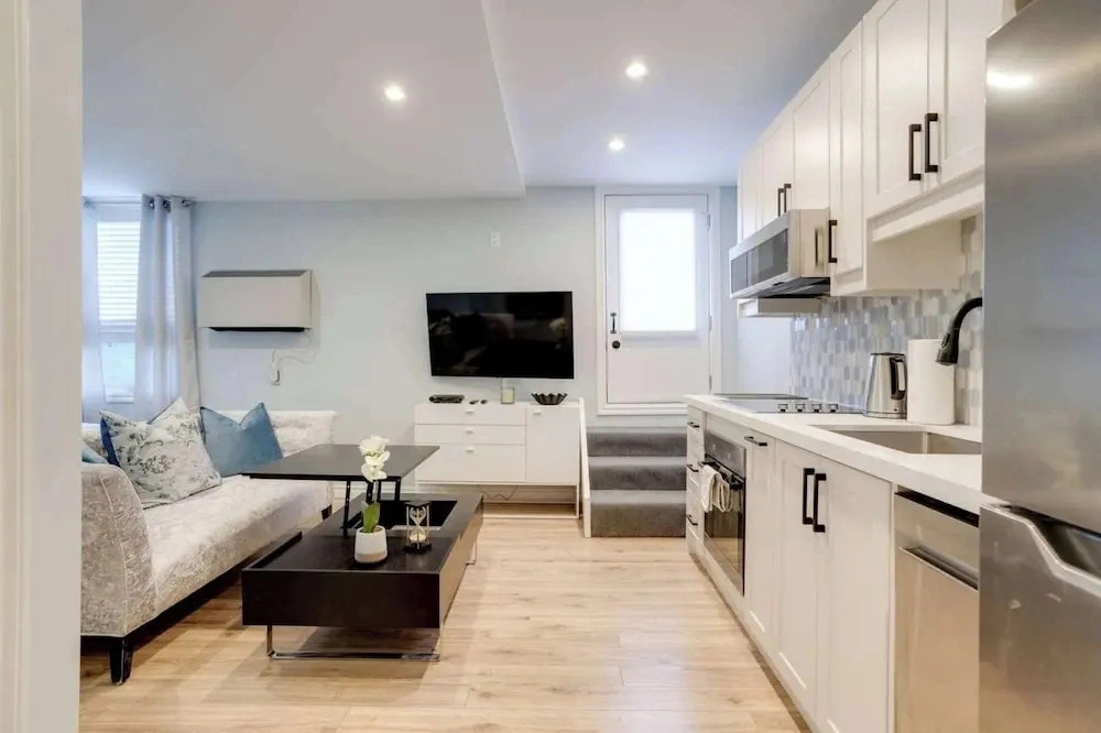 Casa Hotels: Stylish Suite With Patioleslieville