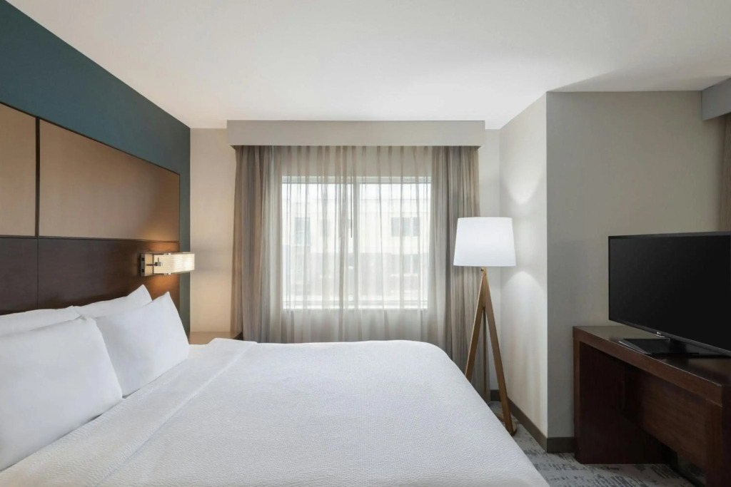Hampton Inn & Suites Des Moines Downtown