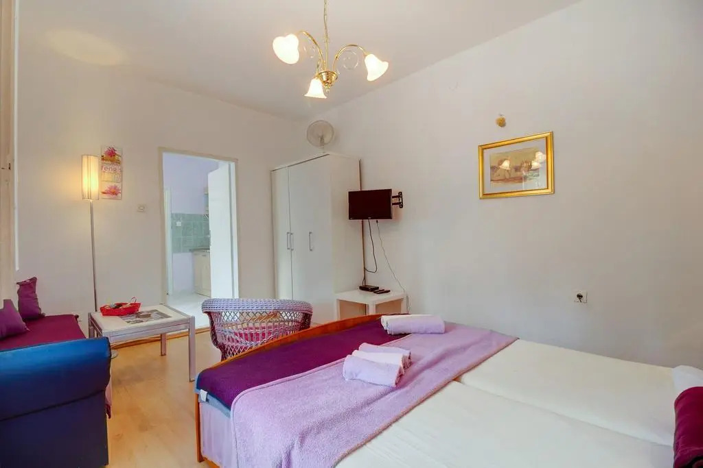 Room Milka