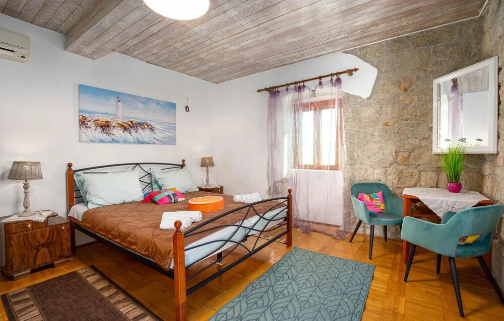 Amazing Home In Kucine